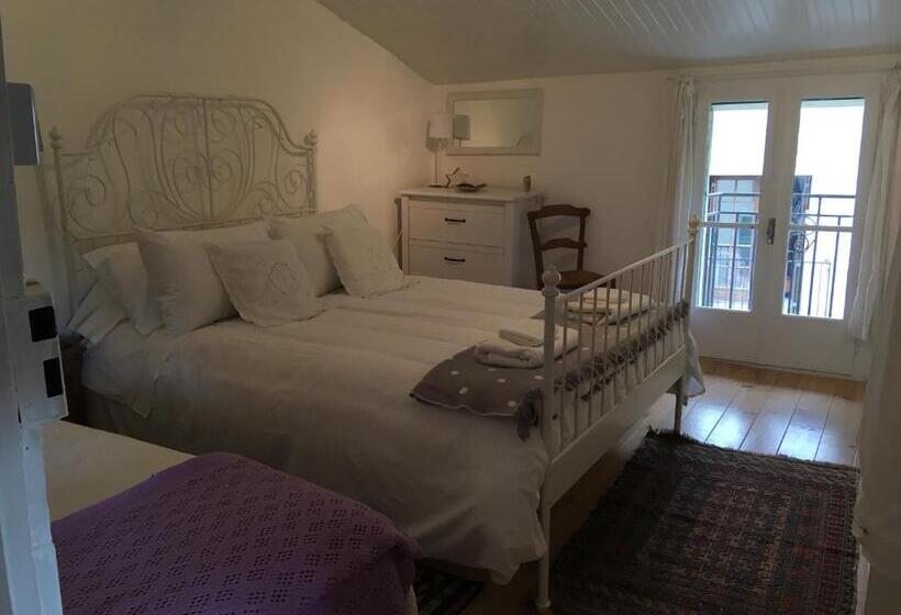 חדר דלוקס, B&b At No3