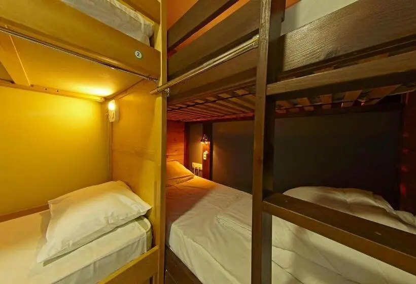 تختخواب در اتاق مشترک, Dream Hostel Odessa