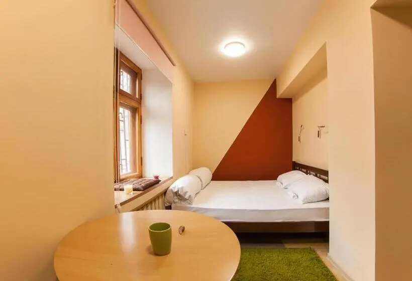 اتاق استاندارد با سرویس بهداشتی مشترک, Dream Hostel Odessa