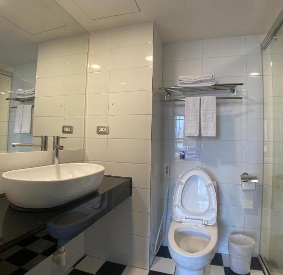 اتاق استاندارد چهار تخته, Bonjour