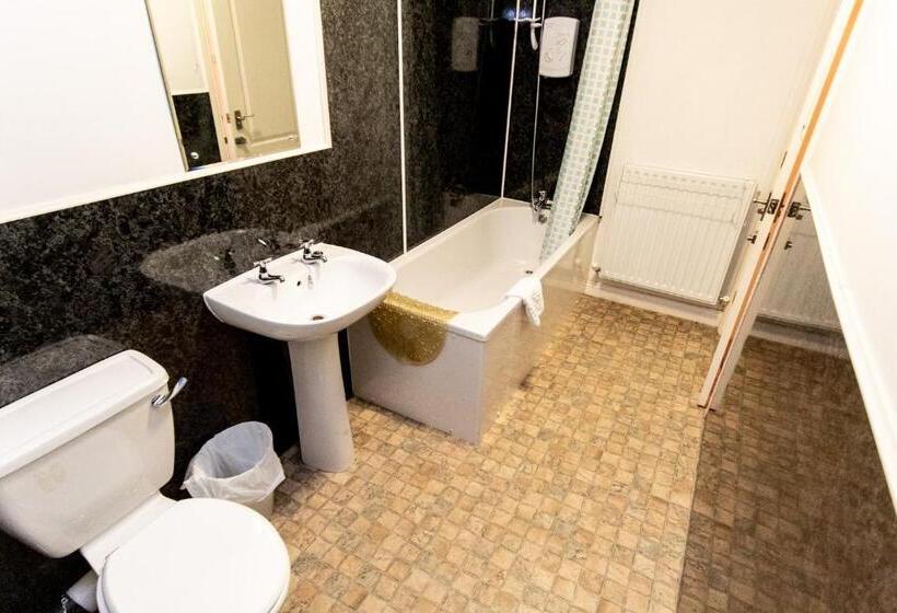 Standard Neljän Hengen Huone, The Kings Arms