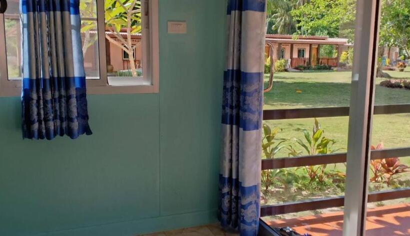 Standard bungalow with terrace, Koh Ngai Kaimuk Thong Resort