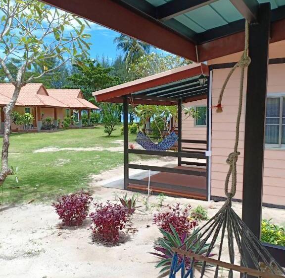Standard bungalow with terrace, Koh Ngai Kaimuk Thong Resort