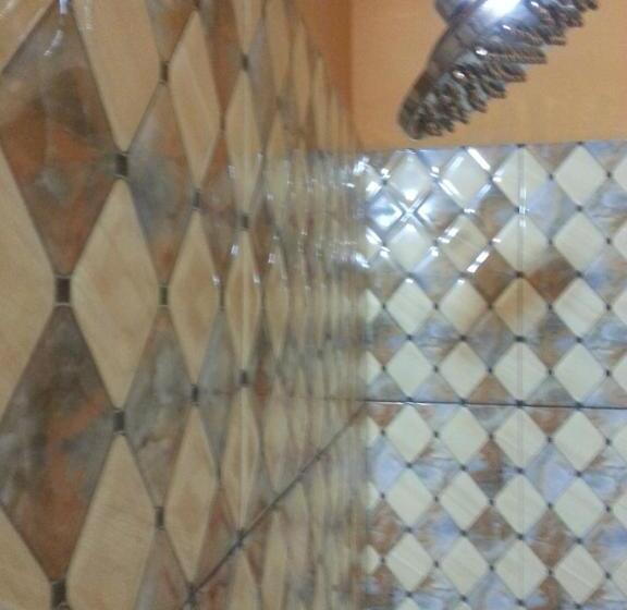 اتاق استاندارد, Golden Lilies