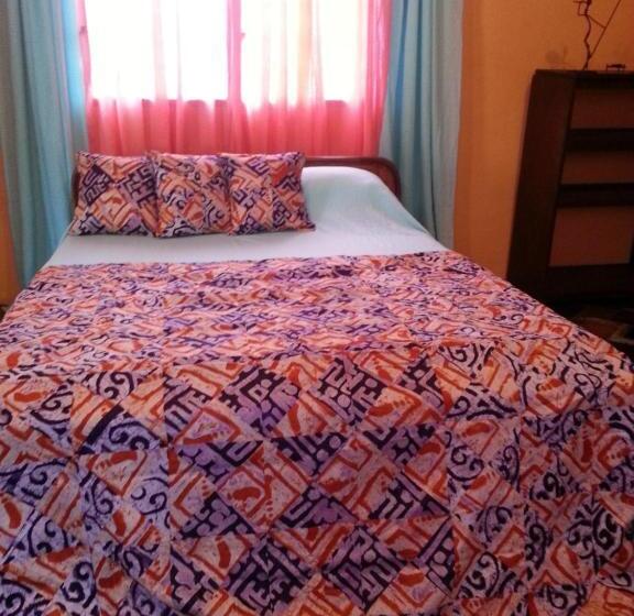 اتاق استاندارد, Golden Lilies