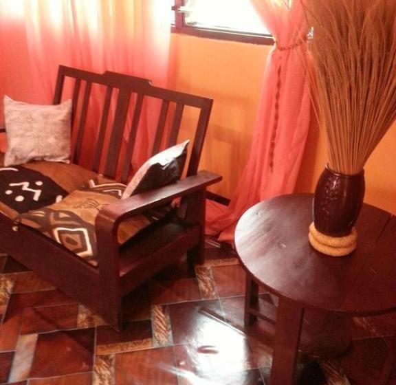 اتاق استاندارد, Golden Lilies