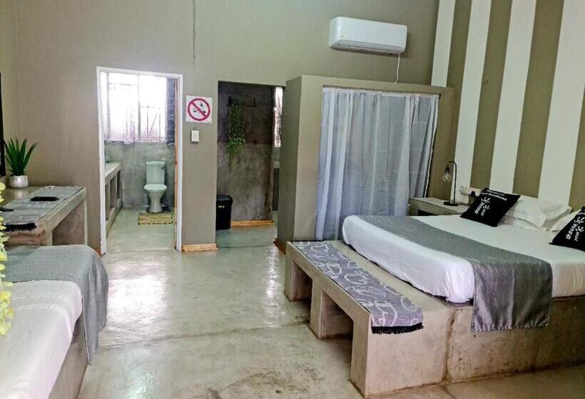 家庭间, Overnight Stop Before Kruger National Park