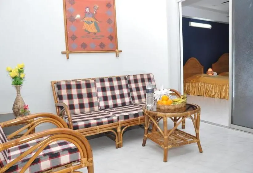 اتاق خانوادگی, Rainbow Guest House
