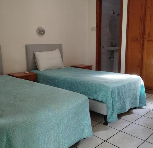 スタンダードルーム, Antony S Garden House