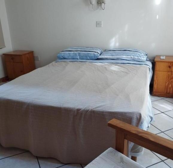 スタンダードルーム, Antony S Garden House