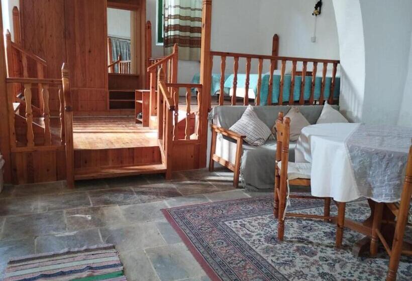 スタンダードルーム, Antony S Garden House