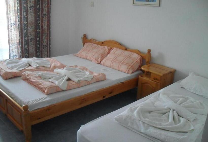 스탠다드 트리플 룸, Family Hotel Sinemoretz