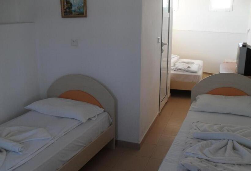 4인용 스탠다드 룸, Family Hotel Sinemoretz