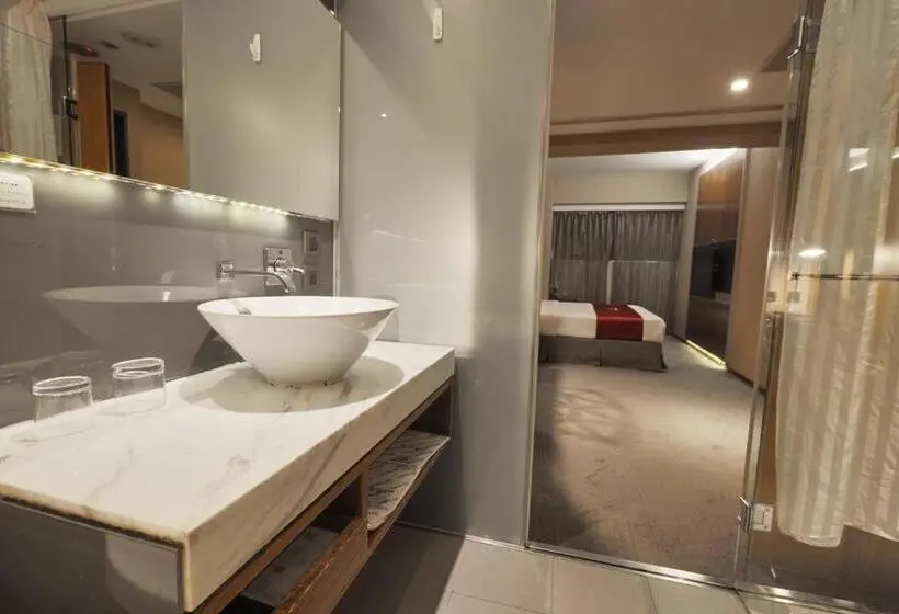 اتاق لوکس سه تخته, 新麗旅店 Newful