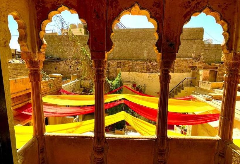 バルコニー付きスタンダードルーム, Lotus Haveli