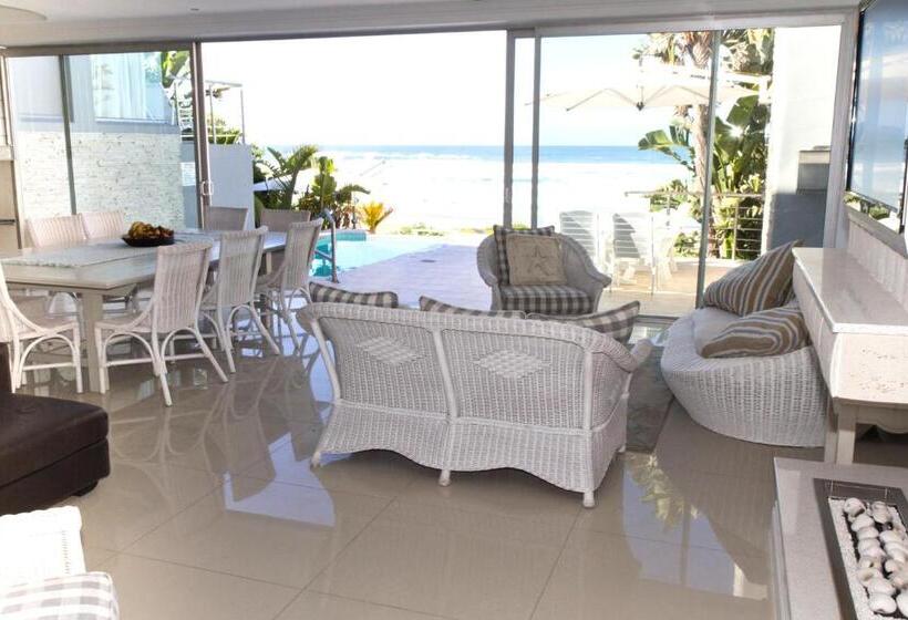 فيلا 3 غرف نوم مزودة بحمام سباحة, Peacehaven On Sea