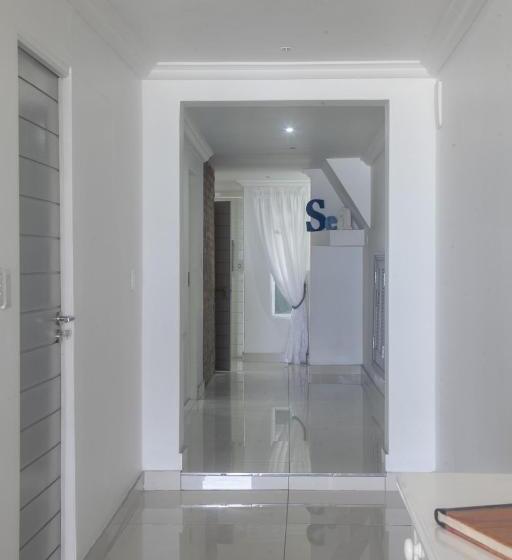 شقة غرفة واحدة مطلة على البحر, Peacehaven On Sea