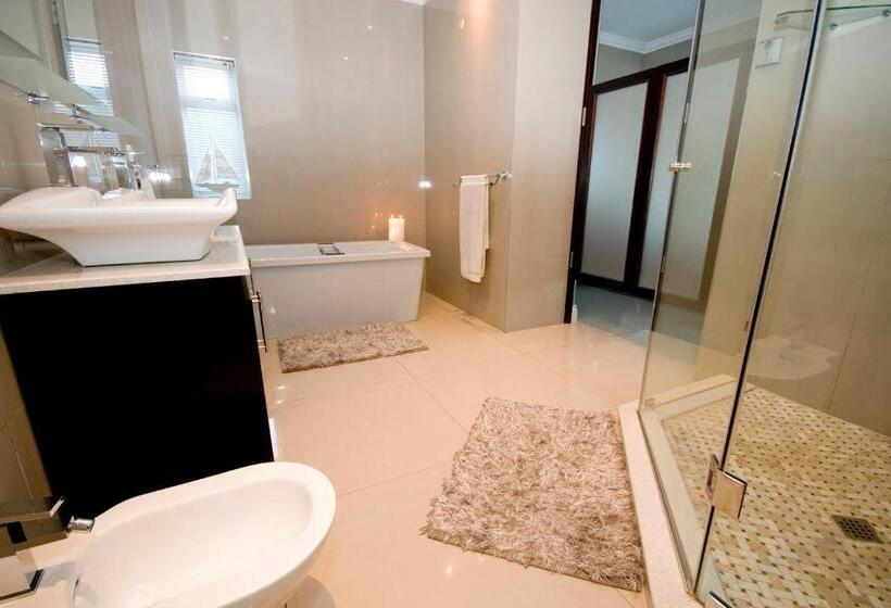 فيلا غرفة نوم واحدة مع مسبح, Peacehaven On Sea