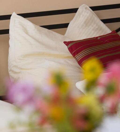 غرفة قياسية ثلاثية, Pension Lindenhof