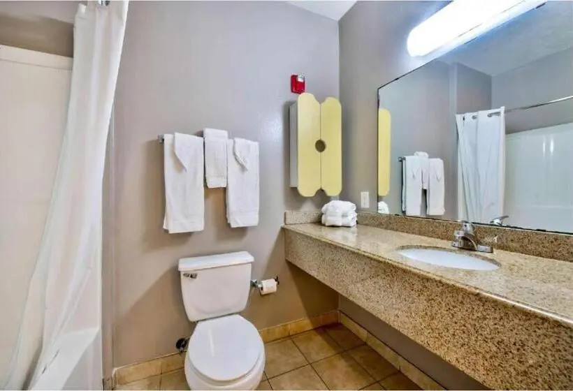 ２ダブルベッドのスタンダードルーム, Oyo Townhouse Beaumont Medical Center Area
