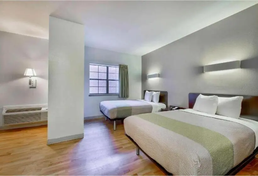 ２ダブルベッドのスタンダードルーム, Oyo Townhouse Beaumont Medical Center Area