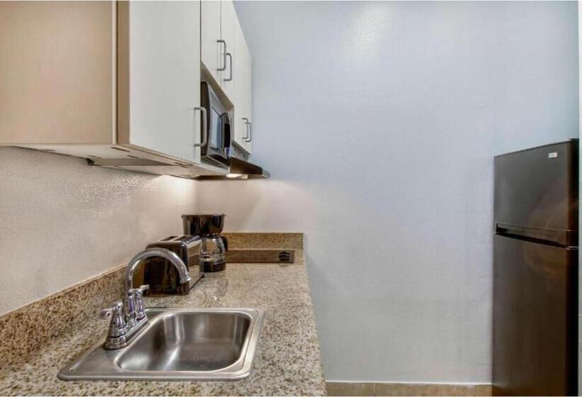 חדר סטנדרט שתי מיטות זוגיות, Oyo Townhouse Beaumont Medical Center Area