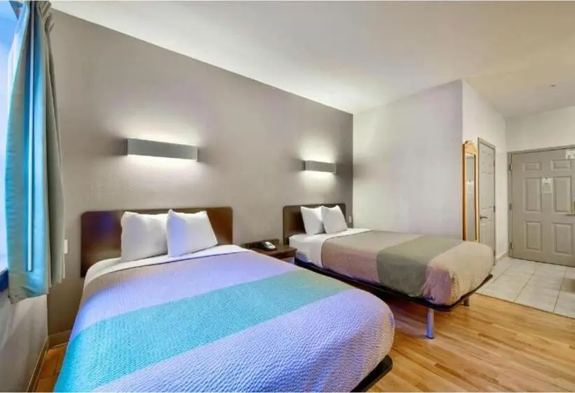 ２ダブルベッドのスタンダードルーム, Oyo Townhouse Beaumont Medical Center Area