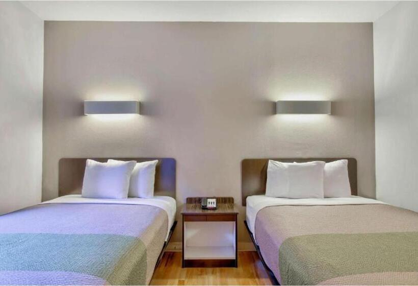 חדר סטנדרט שתי מיטות זוגיות, Oyo Townhouse Beaumont Medical Center Area