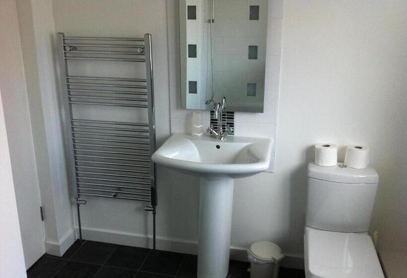 غرفة عائلية, The Lorron