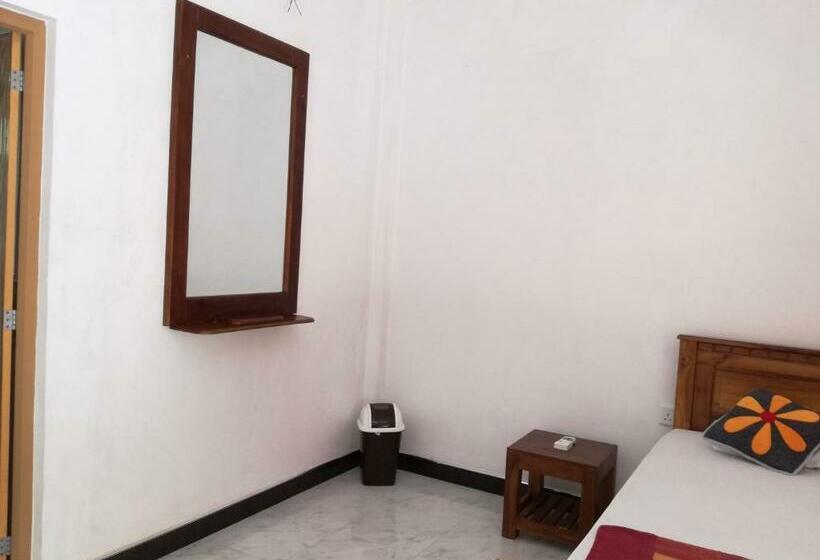 Quarto deluxe, Keth Hala