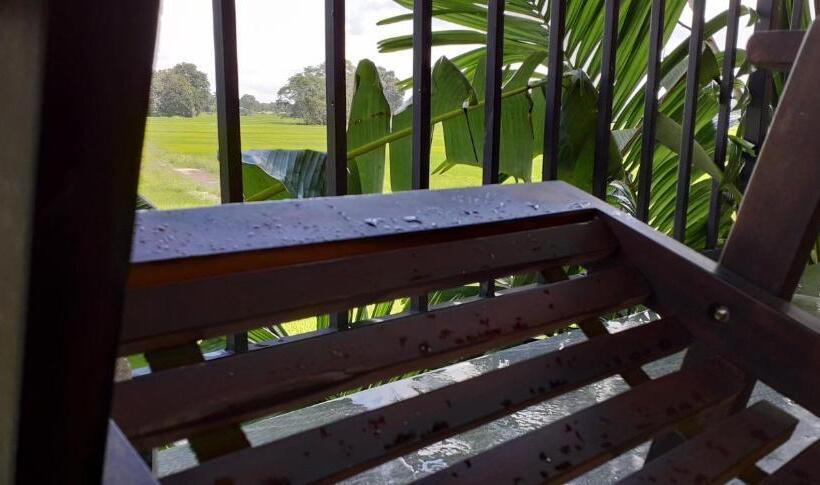 Quarto deluxe, Keth Hala