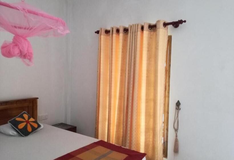 Quarto Triplo Standart, Keth Hala