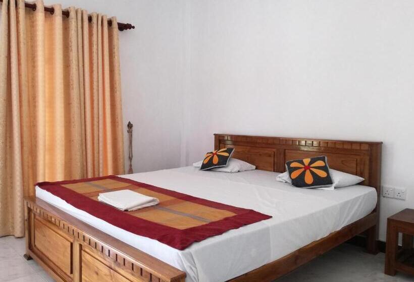 Quarto Triplo Standart, Keth Hala