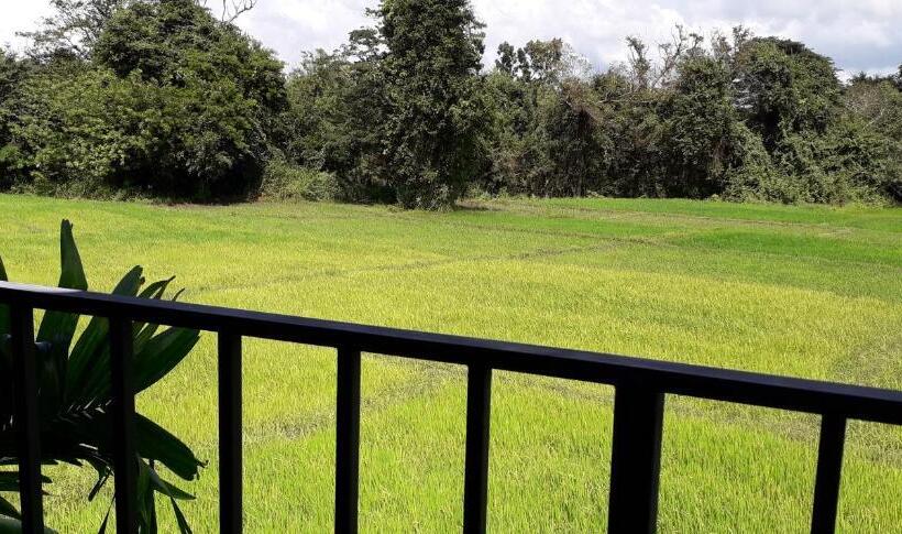 Quarto Triplo Standart, Keth Hala