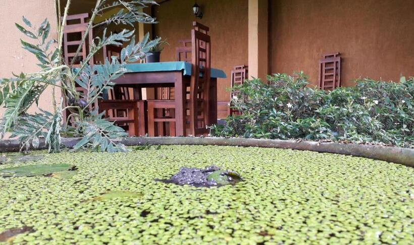 Quarto Triplo Standart, Keth Hala