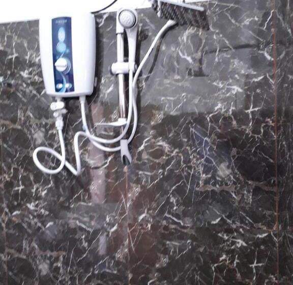 Quarto Triplo Standart, Keth Hala