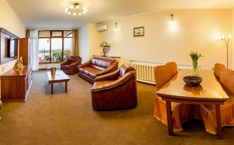 سوییت خانوادگی, Hutor