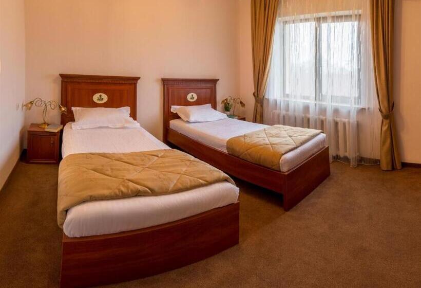 سوییت خانوادگی, Hutor