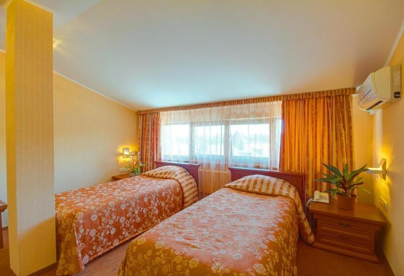 اتاق استاندارد, Hutor