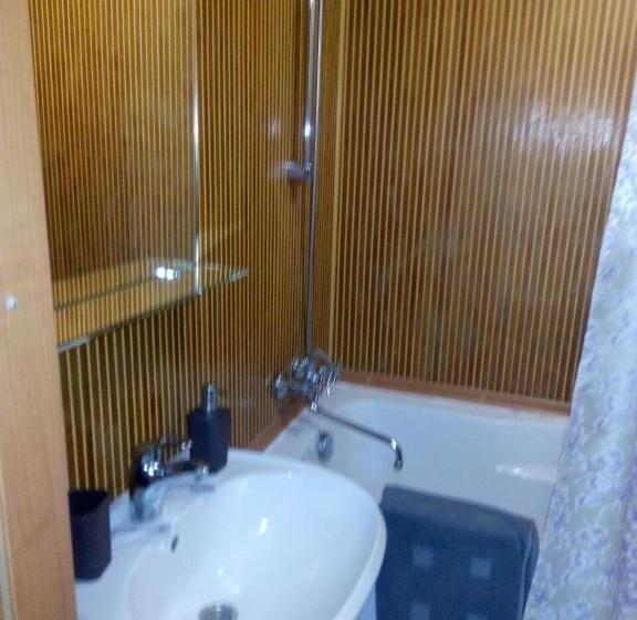 اتاق عادی, Hutor