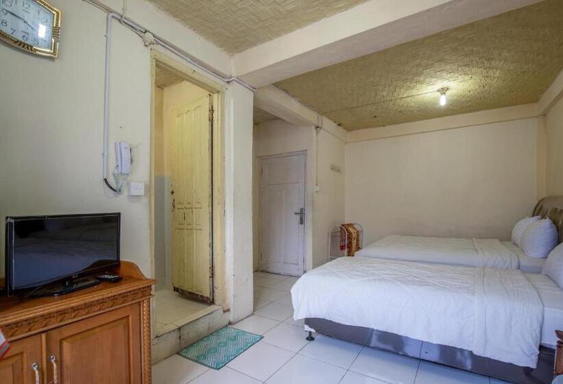 Номер Стандарт Трехместный, Jogja Bukittinggi