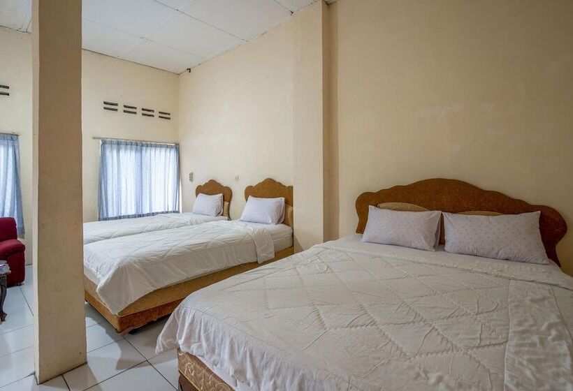 Семейный Номер, Jogja Bukittinggi