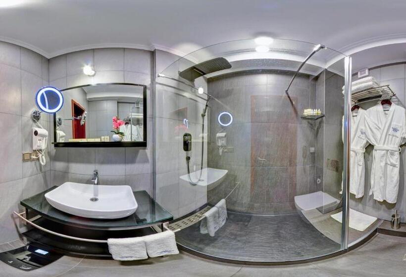 اتاق استاندارد یک نفره, Lulu