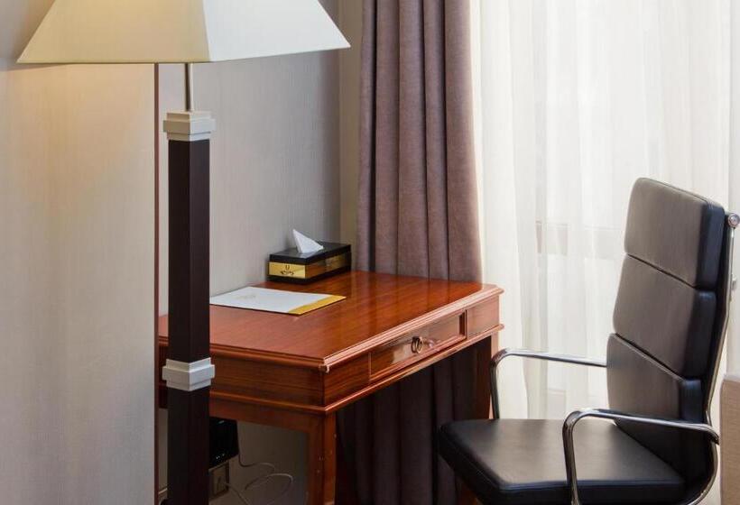 اتاق استاندارد, Lulu