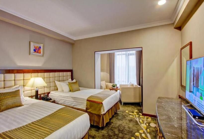 اتاق استاندارد با بالکن, Lulu