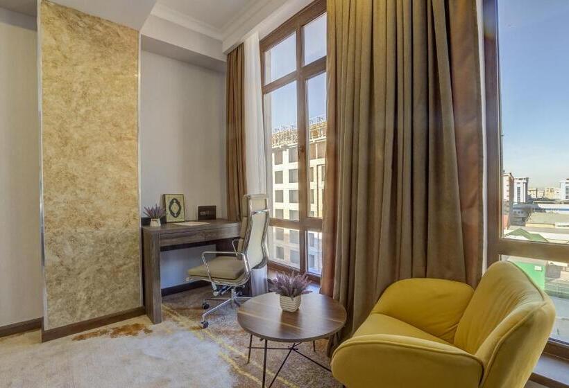 اتاق استاندارد, Lulu