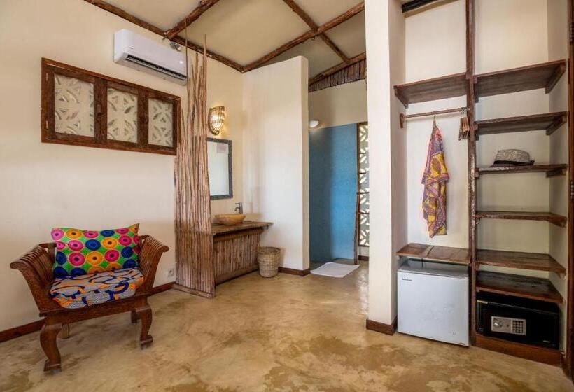 Трехместный Номер Deluxe, Marafiki Bungalows