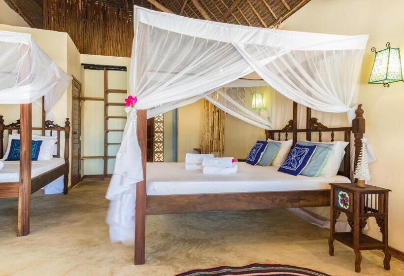 Трехместный Номер Deluxe, Marafiki Bungalows