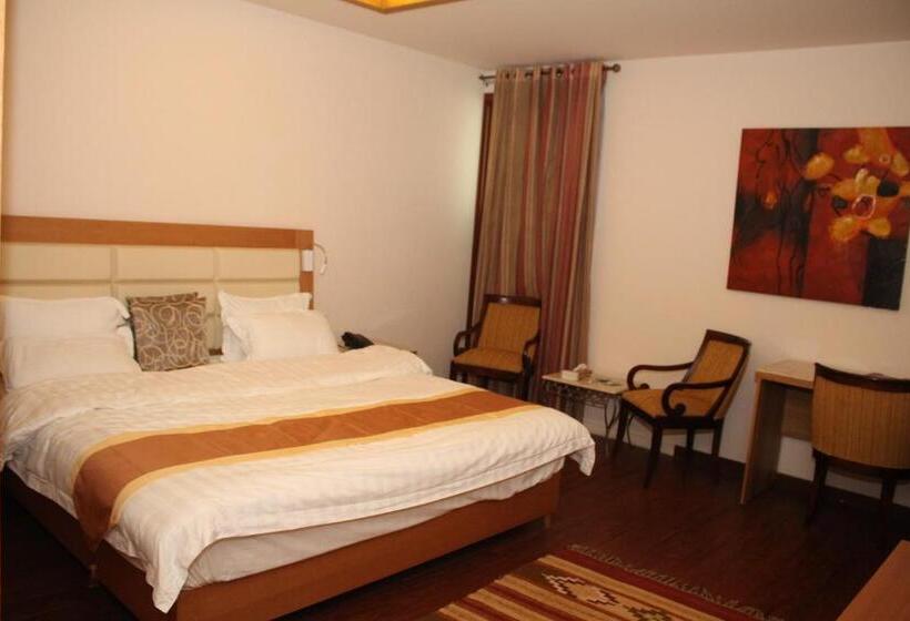 اتاق استاندارد یک نفره, Saleem Afandi