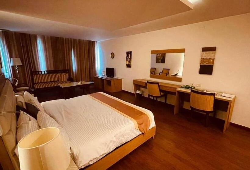 اتاق استاندارد, Saleem Afandi